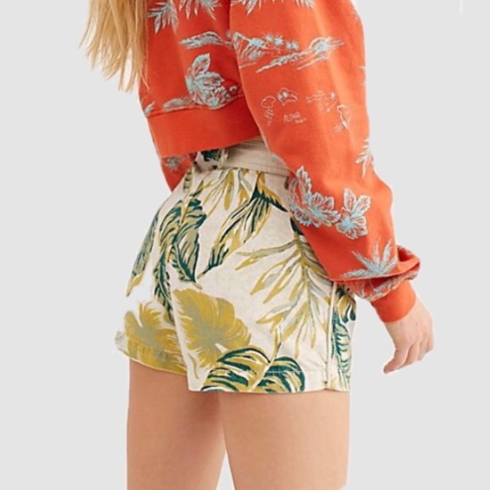 Free People Leaf Print Shorts. NWT.